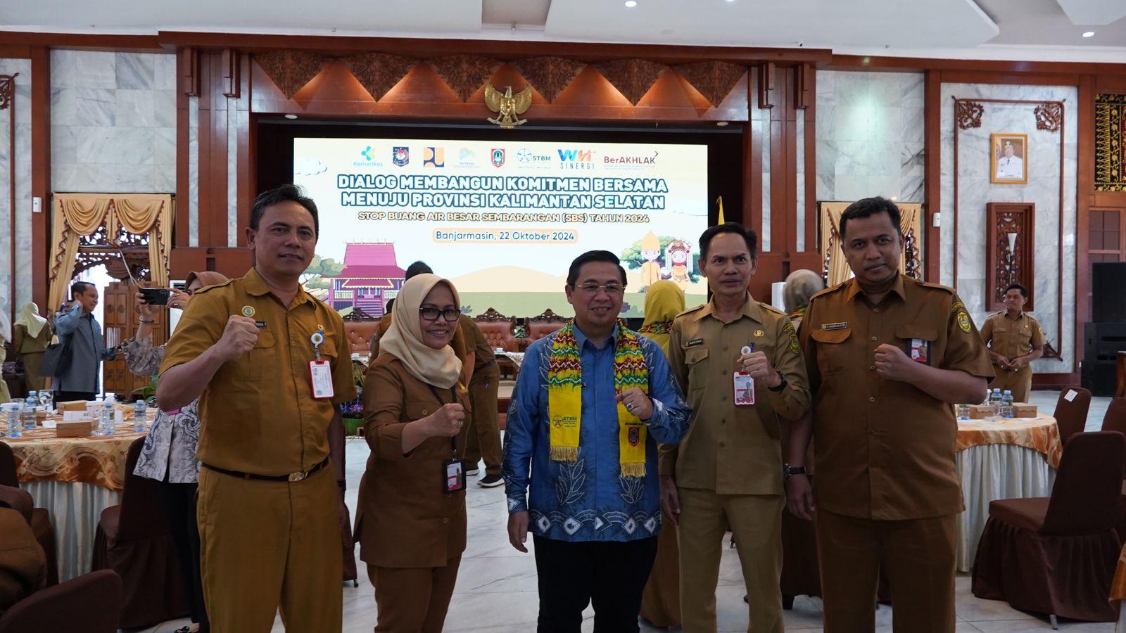 Walikota Banjarmasin Ibnu Sina saat menghadiri acara Dialog Membangun Komitmen Bersama Menuju Kalimantan Selatan Setop BABS 2024, di Gedung Mahligai Pancasila, Selasa (22/10/2024). Foto: Pemko Banjarmasin