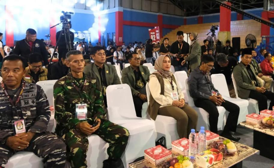 Ketua DPRD Kotabaru, Suwanti hadiri debat calon Bupati-Wakil Bupati dalam tahapan Pilkada Kotabaru 2024, Sabtu (23/11/2024). Foto: Humas DPRD Kotabaru
