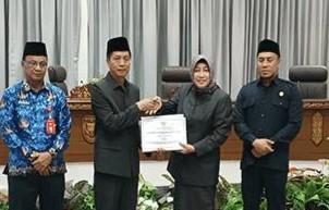 Pj Bupati Barito Utara raih WTP ke-10 dalam penyampaian Rapaerda Tahun Anggaran 2023 oleh DPRD Barito Utara, Rabu (17/7/2024). Foto: Humas Pemkab Barut