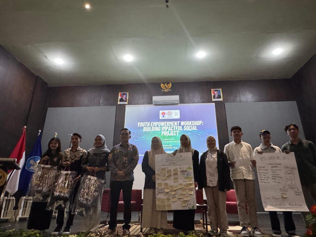 Para peserta Youth Empowerment Workshop saat menampilkan project perubahan mengenai berbagai isu yang digagasnya. Foto: Gen Z Movement
