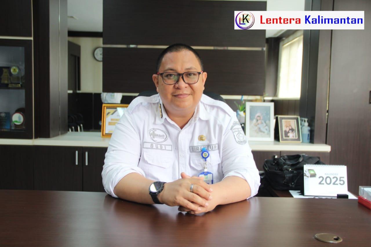 Direktur RSUD Hadji Boejasin drg Budi Rukhiyat. Foto: Asep/lenterakalimantan.com