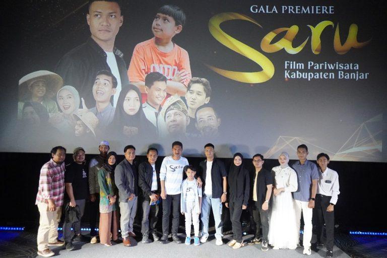 Bupati Banjar H Saidi Mansyur saat melaunching Calendar of Event 2025 (COE) dari Dinas Kebudayaan Kepemudaan Olahraga dan Pariwisata (Disbudporapar) Banjar sekaligus pemutaran film pariwisata Saru, di Cinepolis Q Mall Banjarbaru, Kamis (12/12/2024) pagi. Foto: Pemkab Banjar