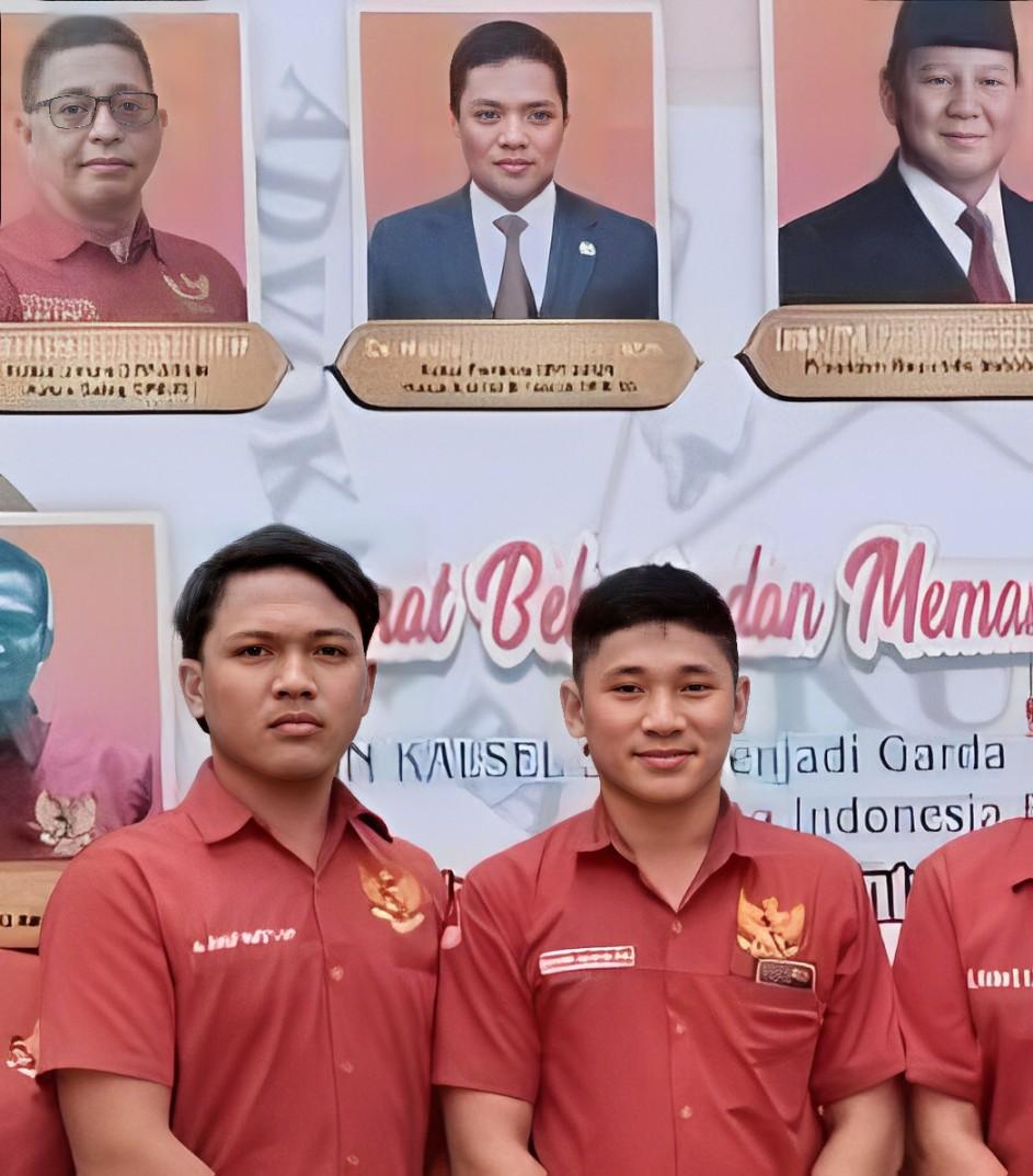 Ketua ARUN Kotabaru, Wahid Hasyim, SH (kanan) didampingi Sekretaris ARUN Kotabaru Moh. Arief Safe'i, SH (kiri). Foto: Arief for lenterakalimantan.com