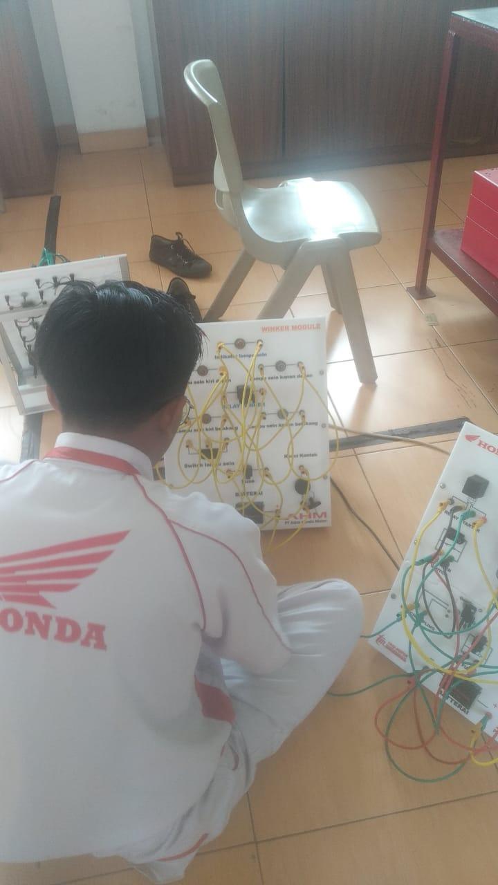 Trio Motor Berikan Pembekalan untuk Peserta Festival Vokasi Satu Hati Nasional 2025. Foto: Trio Motor Honda