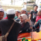 Tim posko kesehatan Kabupaten Balangan dibantu relawan Haul Abah Guru Sekumpul ke-20 berupaya membantu jemaah pasien melahirkan di posko timkes Kabupaten Balangan, Minggu (5/1/2025). Foto: Arsyad/lenterakalimantan.com