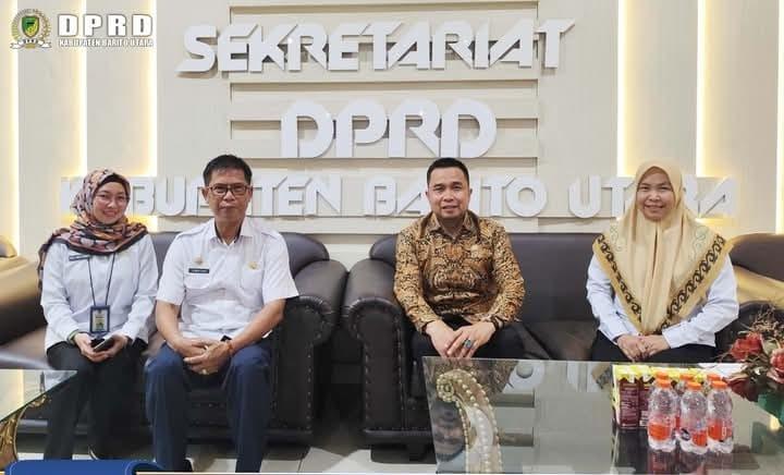 DPRD Barito Utara menerima kunjungan kerja DPRD Pringsewu, Provinsi Lampung di kantor sekretariat dewan setempat, Rabu (11/12/2024). Foto: DPRD Barut