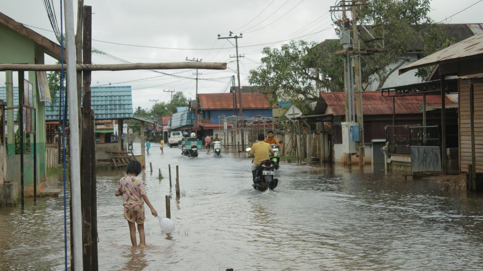 Banjir di Desa Kurau. Foto: Asep/lenterakalimantan.com