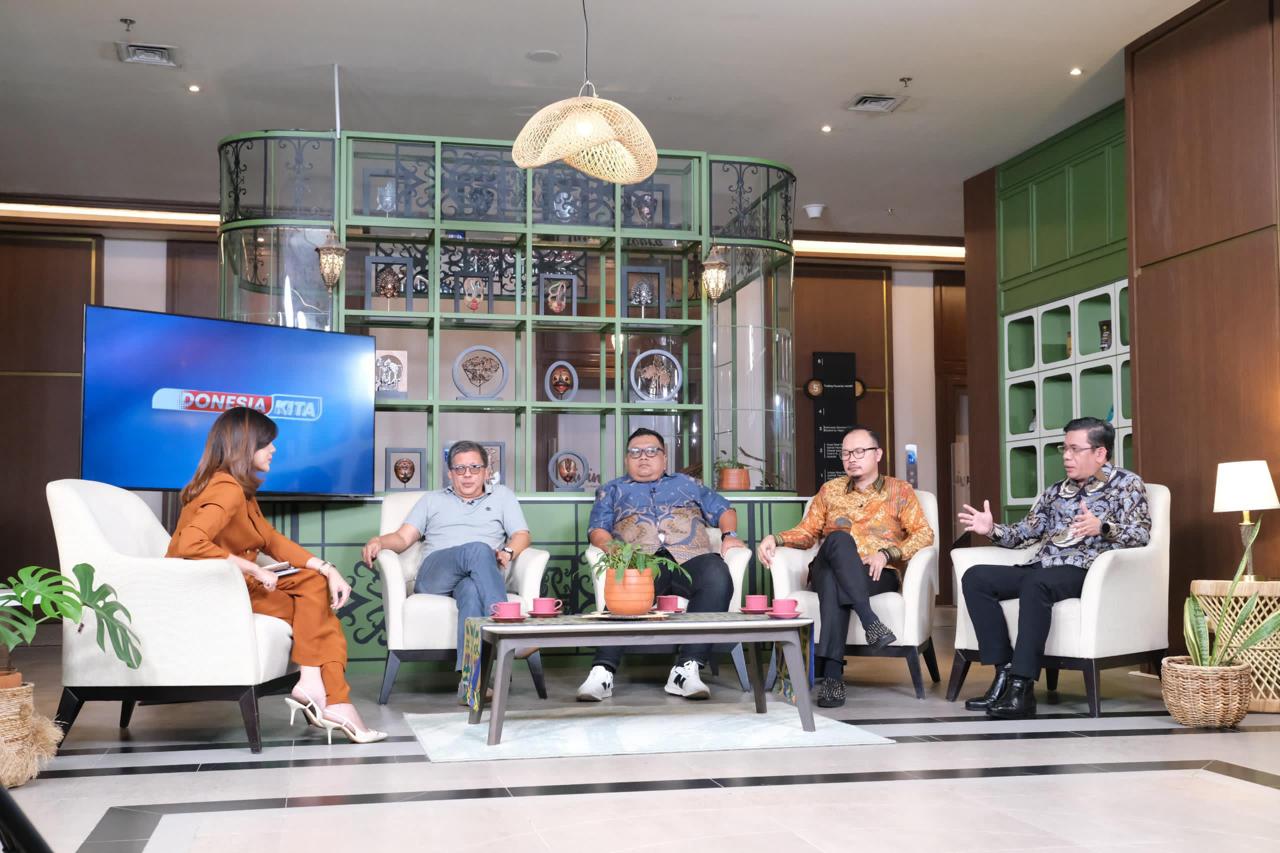 Kepala Biro Humas Kemanterian ATR?BPN, Harison Mocodompis, saat menjadi salah satu narasumber dalam dialog yang ditayangkan secara langsung oleh Garuda Tv, Selasa (21/01/2025). Foto: HUmas Kementerian ATR/BPN