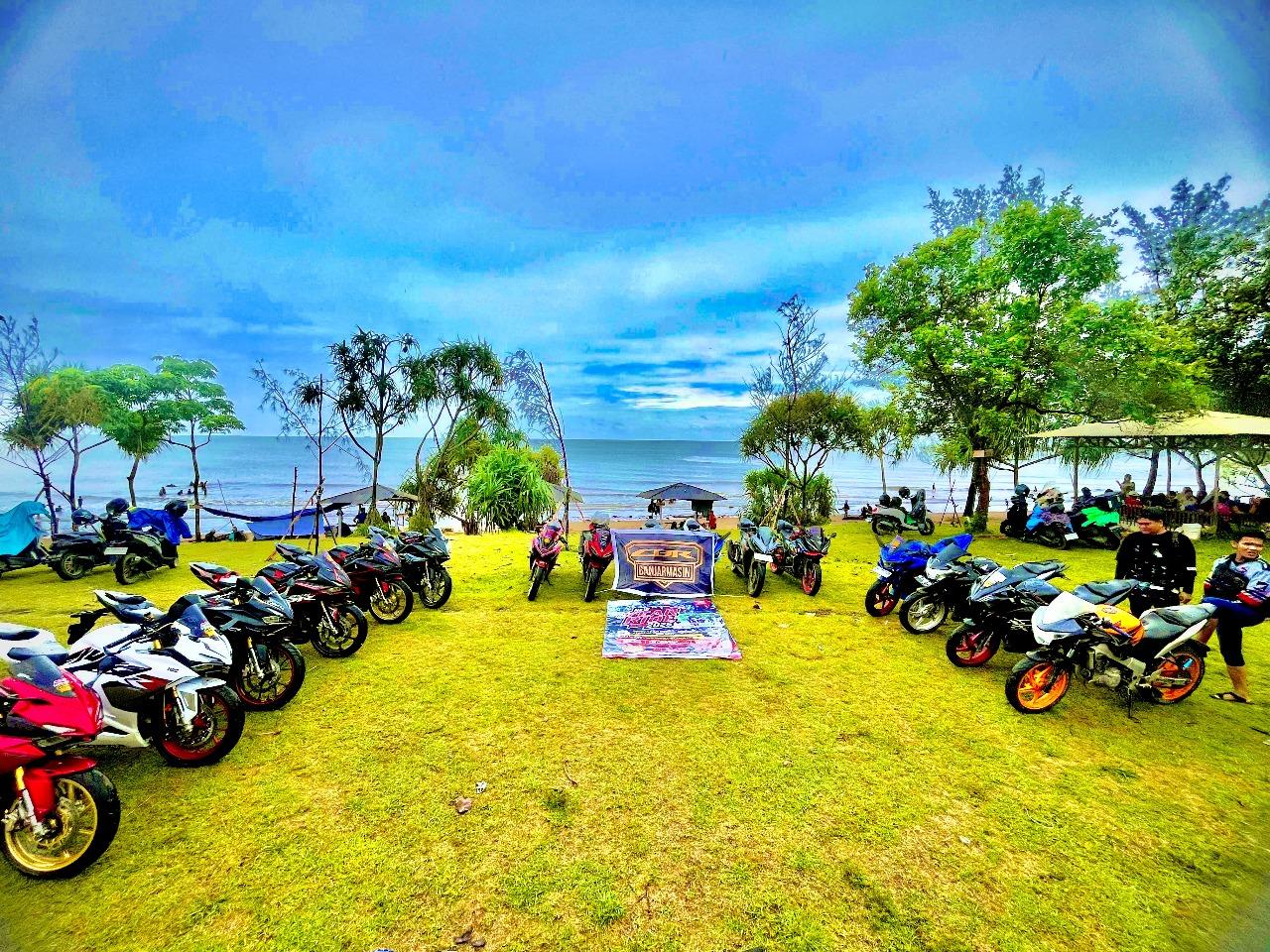 Komunitas CBR Banjarmasin Riding Community ke Pantai Turki. Foto: Dok. PT Trio Motor
