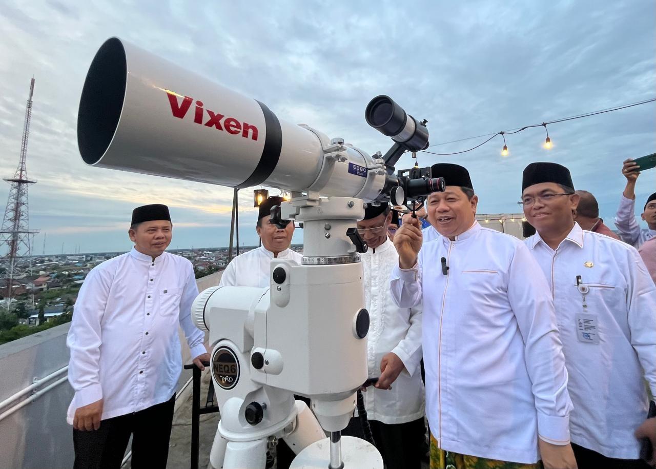 Pemantau rukyatul hilal penentuan awal Ramadan. Foto: Kemenag Kalsel