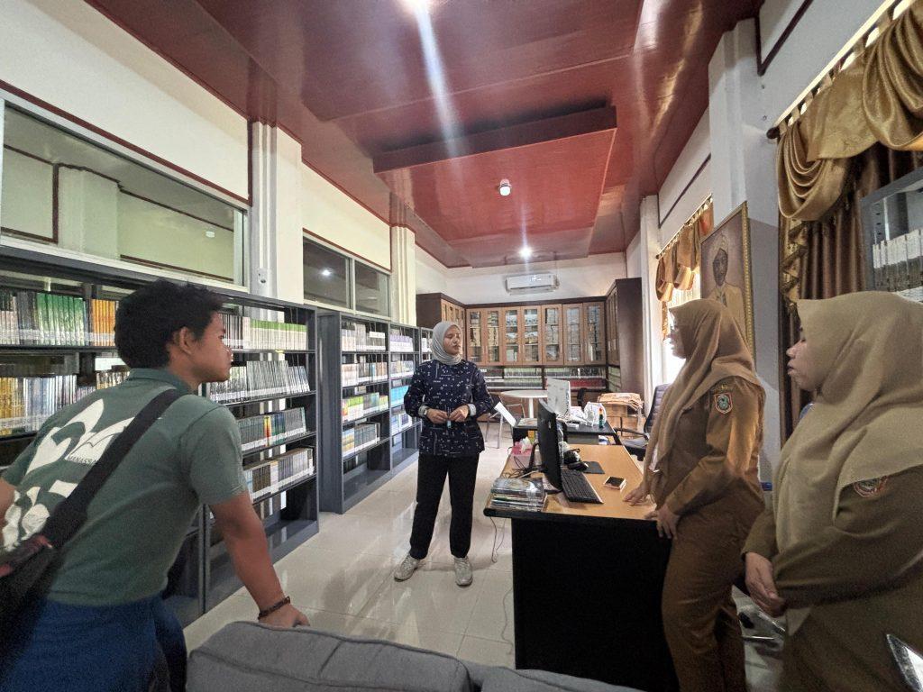 Dispersip Kalimantan Selatanterima kunjungan KITLV-Jakarta Universiteit Leiden Belanda. Foto: MC Kalsel