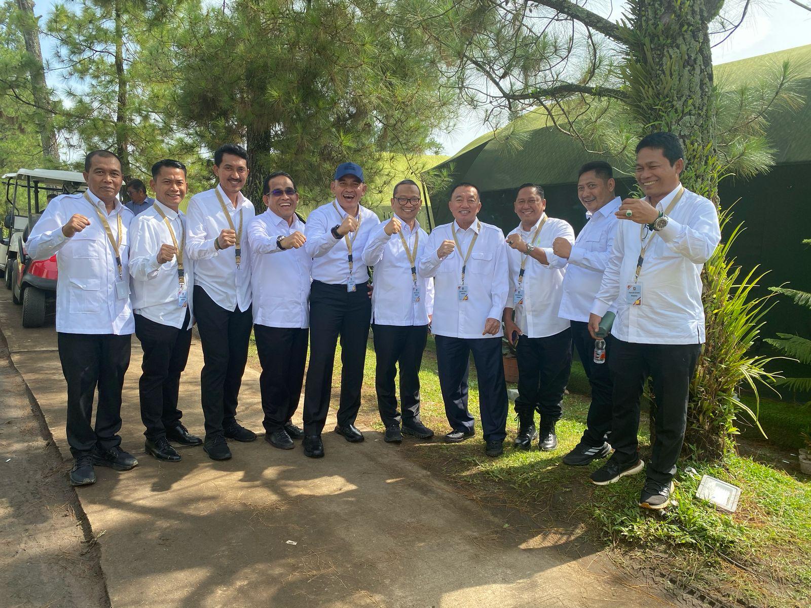 Wali Kota Banjarmasin, Muhammad Yamin bersama kepala daerah lainnya ikuti retreat dengan suka cita. Foto: Humas Puspes Kemendagri