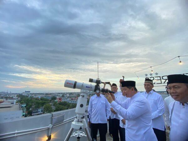 Pemantauan hilal penentuan awal Ramadan 1446 H/2025 M bertempat di Hotel Zuri Expres Banjarmasin. Foto: Kemenag Kalsel.