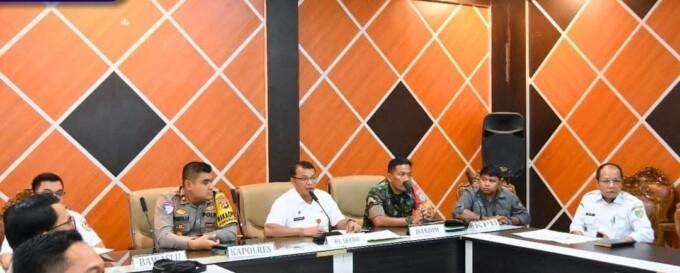 Pj Sekda Barito Utara, Jufriansyah beserta unsur FKPD ikuti rapat kesiapan pendanaan PSU. Foto: Diskominfo Barut