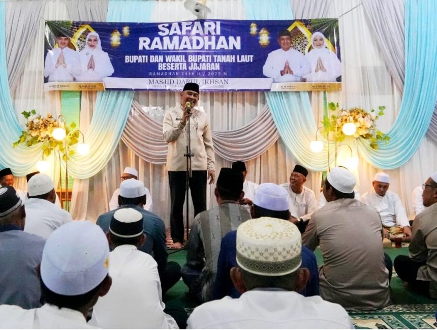 Safari Ramadan yang dihadiri oleh Bupati Tanah Laut (Tala), H Rahmat Trianto, beserta jajaran pemerintah daerah di Masjid Darul Ikhsan, Desa Telaga Langsat, Kecamatan Takisung, Selasa (18/3/2025). Foto: Istimewa