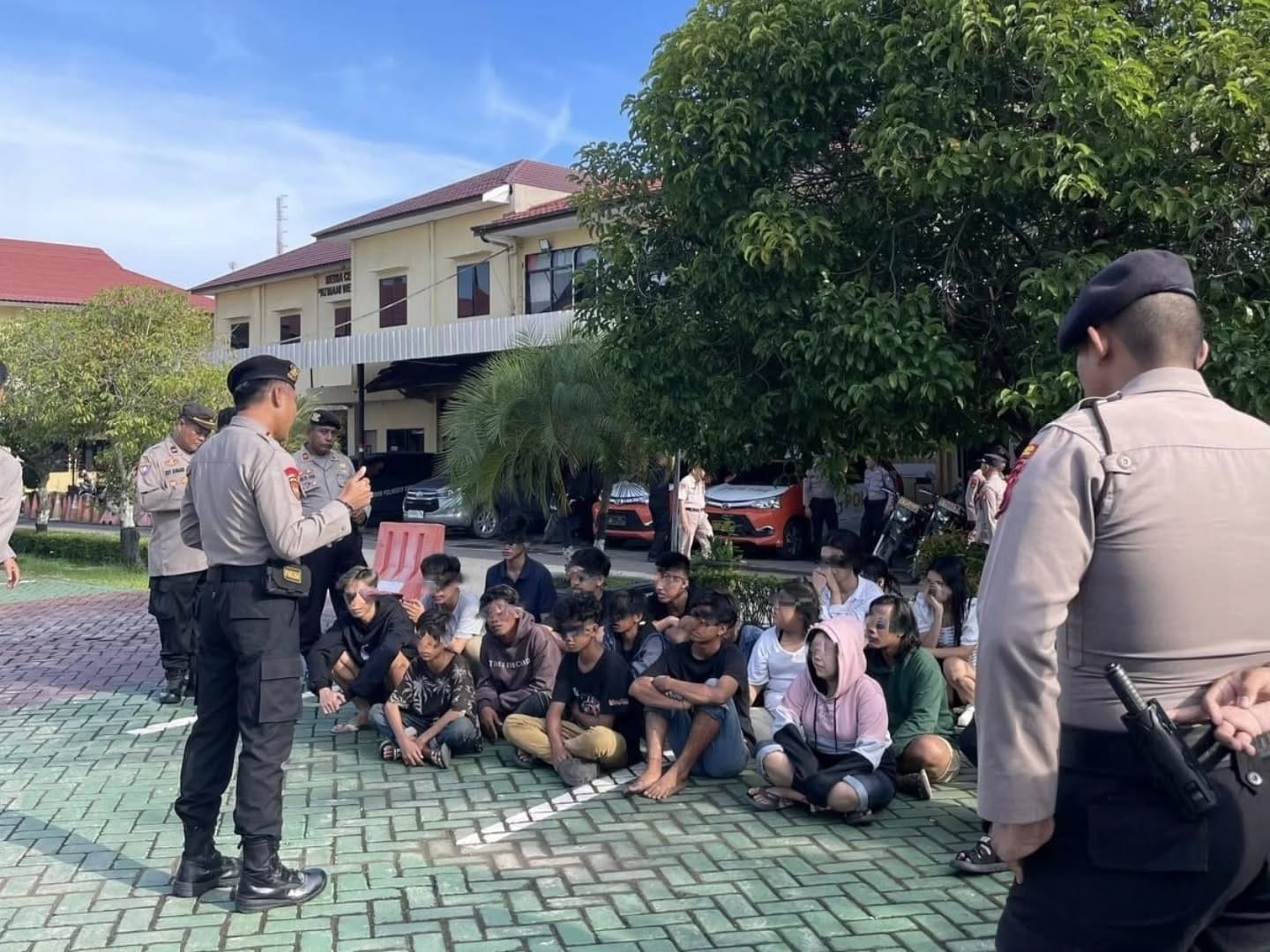 Sebanayak 20 remaja terjaring dalam patroli antisipasi tawuran dan balap liar, Kamis (6/3/2025). Foto: Humas Polresta Banjarmasin