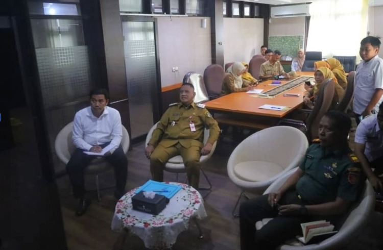 Wabup Zazuli menghadiri Rakoor Pengendalian Inflasi dan Potensi Bencana Hidrologi secara daring. Foto: Istimewa