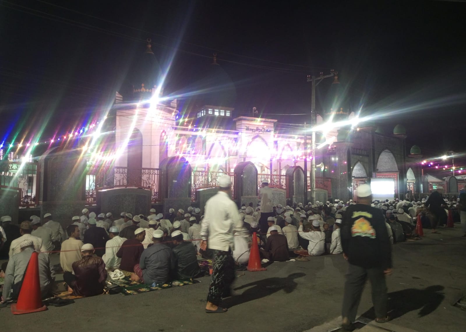 Peringatan haul ke-5 KH Ahmad Zuhdiannoor ke-5 di Masjid Ar-Raudhah Banjarmasin, Senin (10/3/2025). Foto: Arsyad/lenterakalimantan.com