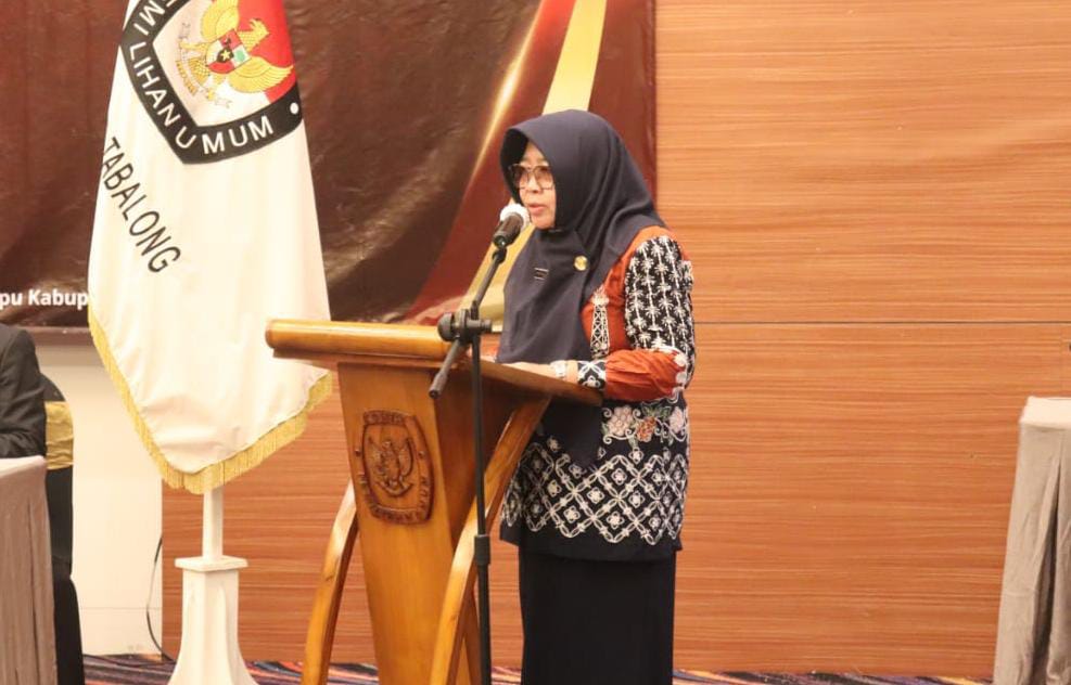 Penjabat Bupati Tablong, Hj Hamida Munawarah menyampaikan arahannya. Foto: JM/lenterakalimantan.com