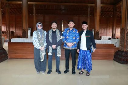 Momen Safari Ramadan, Bupati Tanbu Andi Rudi Latif Sambut Wagub Hasnur di Bandara