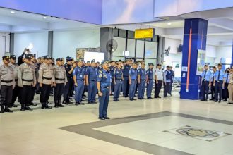 Suasana apel pembukaan Posko Terpadu Angkutan Laut Lebaran 2025. Foto: Humas Polsek KPL Banjarmasina