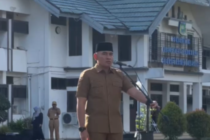 Bupati Rahmat Trianto