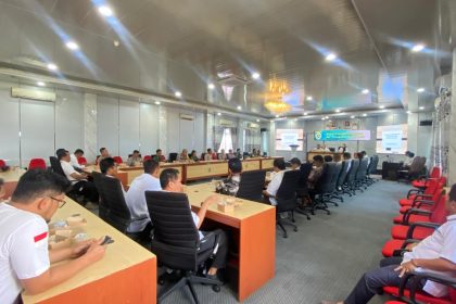 Bidang Pemerintahan Desa di DP3APPKBPMD Kabupaten Balangan, saat melaksanakan Sosialisasi Layanan Data Aparatur Pemerintah Desa (Ladapedes) di Aula Benteng Tundakan, Paringin Selatan. Foto: Windi/lenterakalimantan.com