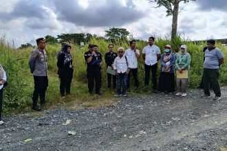 Teks foto : Rencana atau kegiatan eksekusi lahan bersertifikat di Jalan Trikora Banjarbaru yang kembali gagal dilaksanakan