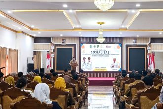 Kepala DKUPP Kabupaten Tabalong, H Syam'ani menyampaikan laporan. Foto: JM/lenterakalimantan.com