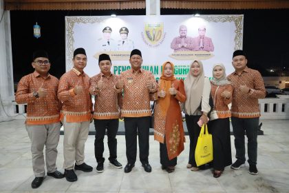 Teksk foto : Bupati Barito Kuala Bahrul Ilmi hadiri acara Pengukuhan Pengurus Kerukunan Keluarga Bakumpai (KKB) Daerah se-Indonesia dan Cabang se-KalSel di Gedung Mahligai Pancasila Banjarmasin, Minggu (11/05/2025).