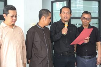 FOTO: Penyampaian aspirasi oleh Ketua IDI Kalimantan Selatan, dr Sigit Prasetya, bersama civitas akademika Fakultas Kedokteran Universitas Lambung Mangkurat (FKIK ULM) Banjarmasin.