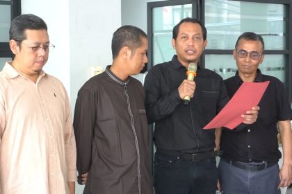 FOTO: Penyampaian aspirasi oleh Ketua IDI Kalimantan Selatan, dr Sigit Prasetya, bersama civitas akademika Fakultas Kedokteran Universitas Lambung Mangkurat (FKIK ULM) Banjarmasin.