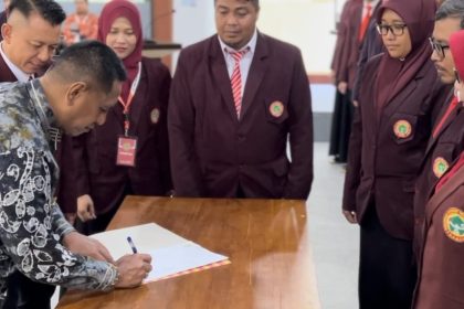 Teks foto/Kegiatan Wakil Bupati H Muhammad Zazuli hadir pengukuhan Dewan Pengurus Daerah (DPD) Persatuan Perawat Nasional Indonesia (PPNI) Tanah Laut ( dok foto Asep LK)