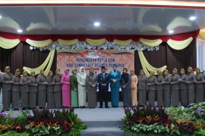 Teks foto/ Pengukuhan Ketua GOW dan Pelantikan Pengurus periode 2025-2030 ( dok foto Asep LK )