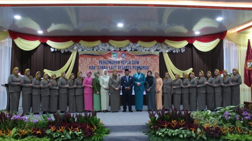 Teks foto/ Pengukuhan Ketua GOW dan Pelantikan Pengurus periode 2025-2030 ( dok foto Asep LK )