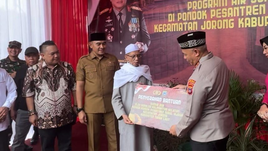 Bupati Tala H Rahmat Trianto