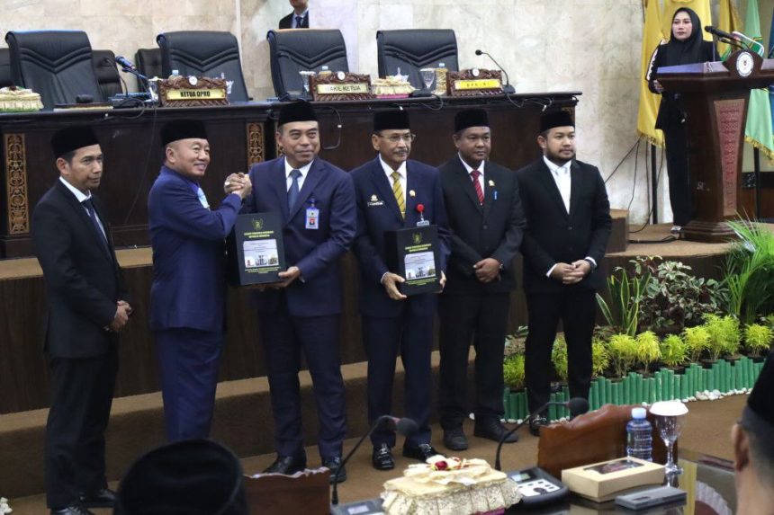 Gubernur Muhidin