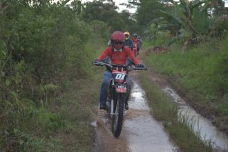 Bupati Kapuas Tinjau Kondisi Jalan di Kecamatan Basarang dan Selat
