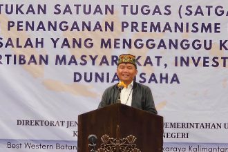 Gubernur Kalteng, Agustiar Sabran saat menyampaikan sambutan pada kegiatan rapat evaluasi pembentukan Satuan Tugas (Satgas) Terpadu Penanganan Premanisme dan Ormas Bermasalah. Foto : Antonius Sepriyono