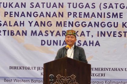 Gubernur Kalteng, Agustiar Sabran saat menyampaikan sambutan pada kegiatan rapat evaluasi pembentukan Satuan Tugas (Satgas) Terpadu Penanganan Premanisme dan Ormas Bermasalah. Foto : Antonius Sepriyono