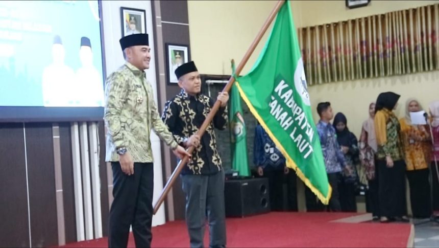 Kegiatan Bupati Rahmat melepas Kafilah MTQN ke-36 ( dok foto Asep LK )