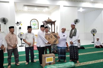 Wabup Kapuas Safari ke Sei Hanyo dan Serahkan Bantuan Masjid