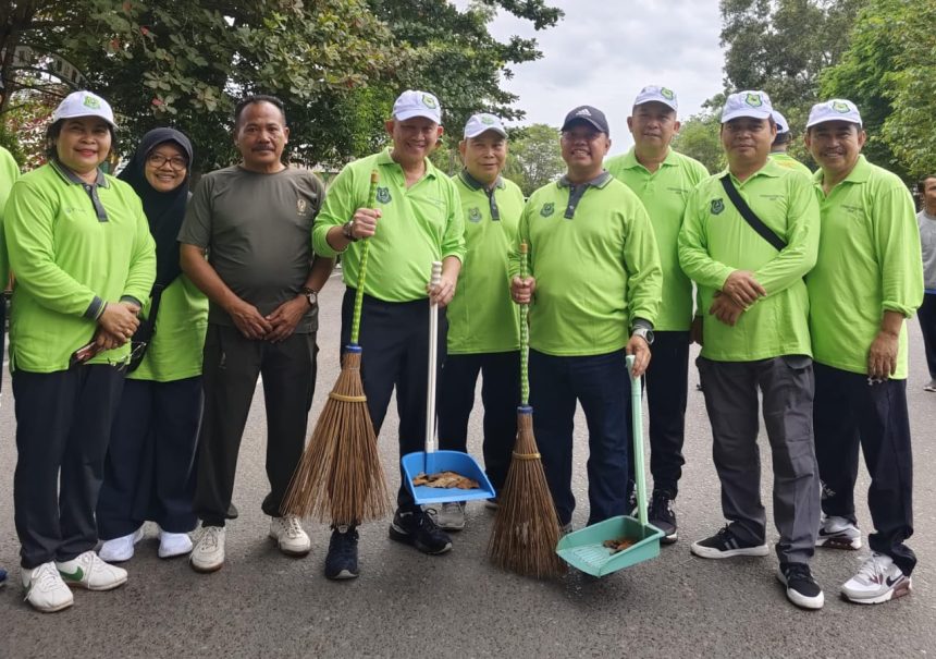 Peringati HPSN 2025 Pemkab Kapuas Gelar Jumat Bersih dan Hijau