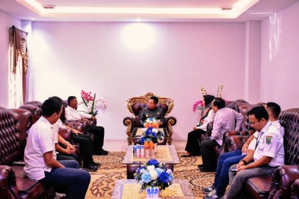 Bupati Wiyatno Terima Sertifikat Aset Pendidikan Sekolah Rakyat dari BPN Kapuas