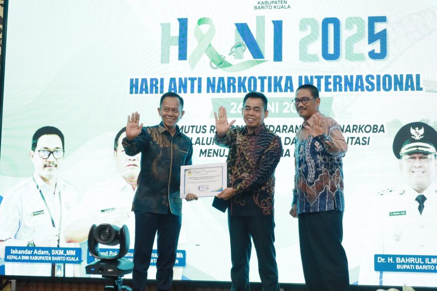 Wakil Bupati Barito Kuala, Herman Susilo hadiri peringatan Anti Narkotika Internasional (HANI) Tahun 2025 ,digelar di Aula Selidah Marabahan pada Kamis (26/6/2025)