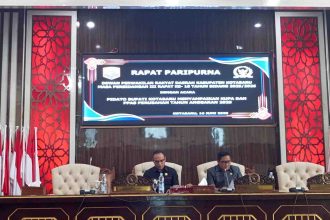 abup Kotabaru Sampaikan Rancangan Perubahan KUA-PPAS 2025 dalam Rapat Paripurna DPRD. Foto: Har/lenterakalimantan.com