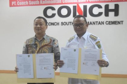 Bupati Tabalong, HM Noor Rifani dan General Manager PT Conch, Duan Zhongjun. Foto: Humas Prokopim