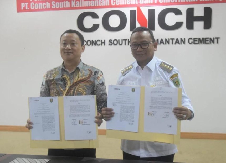 Bupati Tabalong, HM Noor Rifani dan General Manager PT Conch, Duan Zhongjun. Foto: Humas Prokopim
