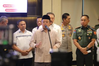 Menteri Nusron hadir mengikuti kegiatan ini dengan didampingi oleh Direktur Jenderal Survei dan Pemetaan Pertanahan dan Ruang (Dirjen SPPR), Virgo Eresta Jaya. Kegiatan ini juga dihadiri oleh para pejabat dalam Satgas PKH, serta sejumlah Menteri Kabinet Merah Putih.