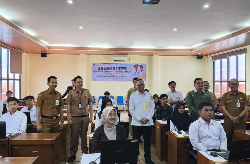 Foto bersama Bupati Tabalong, HM Noor Rifani dengan para peserta. Sumber Foto: JM